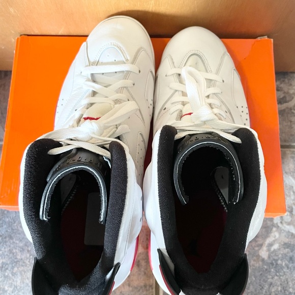 SOLD ❌ Jordan 6 Retro “Bulls” size 13 384664-102 2010 PRE-OWNED - Picture 4 of 8